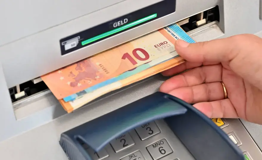 Bargeld abheben - Gebühren, Limits und sichere Wege